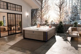 HotSpring_2024_Highlife_Sovereign_Ivory_Linen_Lifestyle_Winter