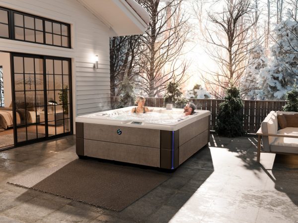 HotSpring_2024_Highlife_Sovereign_Ivory_Linen_Lifestyle_Winter