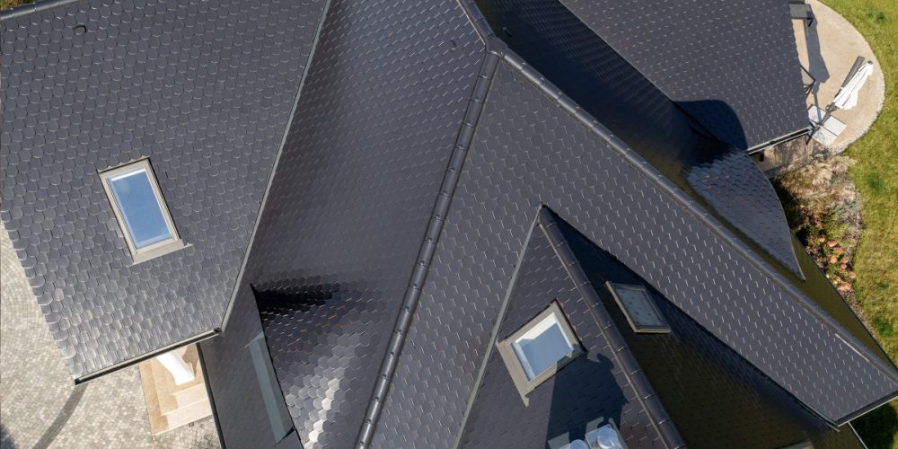 Każdy dach ma swoje punkty krytyczne - miejsca, gdzie geometria staje się wyzwaniem, a szczelność wymaga szczególnej uwagi