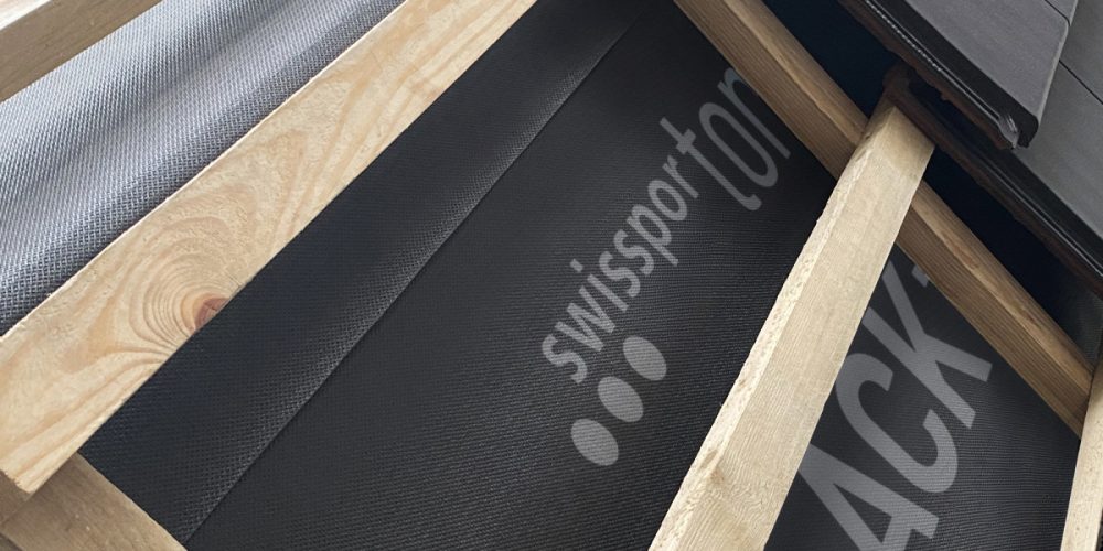 Membrana dachowa proBLACK+ marki swissporTON to produkt klasy premium, który nie uznaje kompromisów