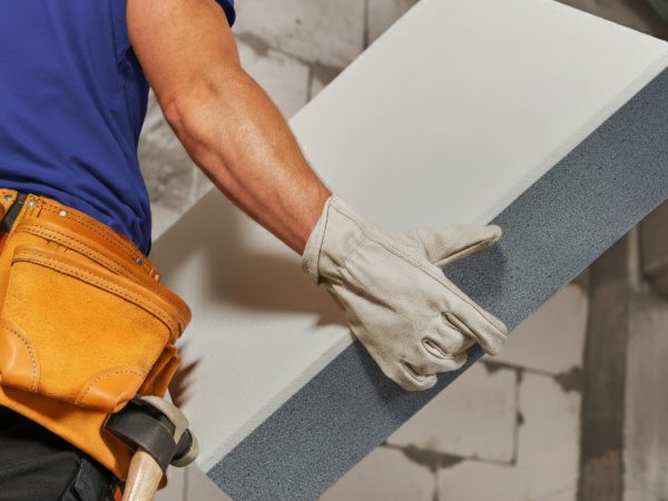 swissporLAMBDA WHITE oferuje komfort pracy na budowie, bez ryzyka odkształcania się styropianu nawet w upalne dni